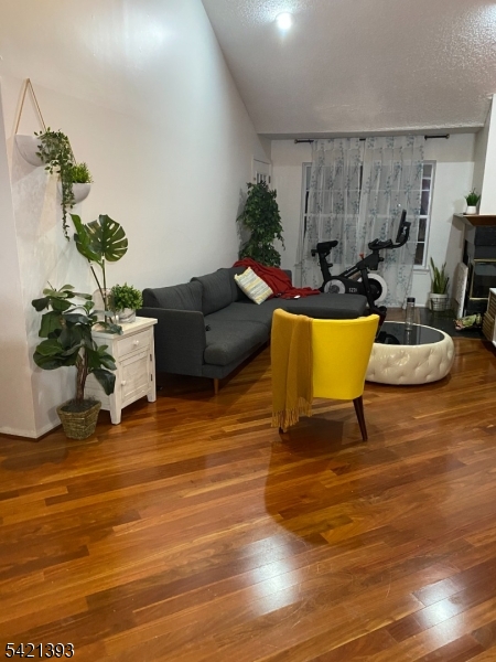 Photo of 1026 Castle Road