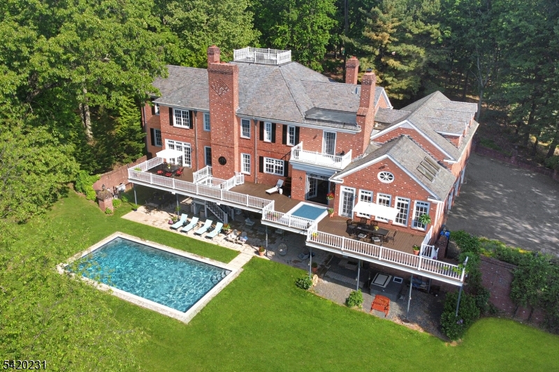 Photo of 1 Hillview Drive