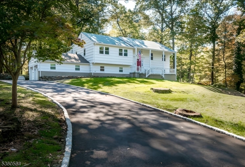 Photo of 37 King George Road, Warren NJ