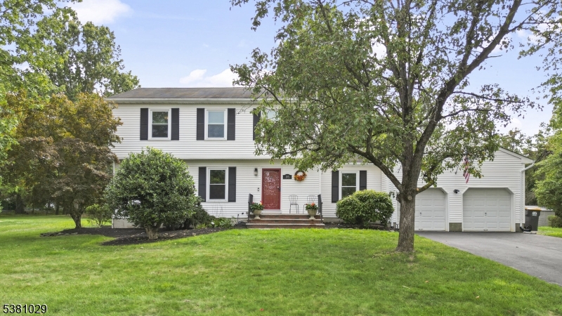 Photo of 195 Beekman Lane, Hillsborough NJ