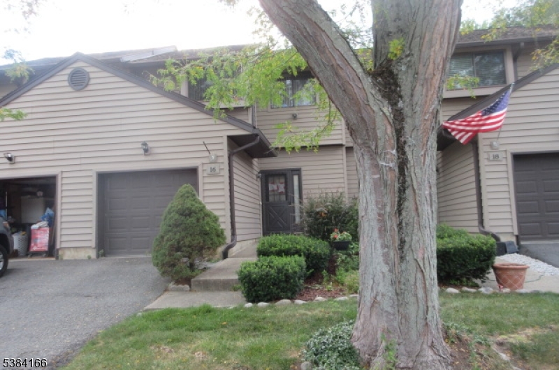 Photo of 16 Cardinal Lane, Hampton NJ