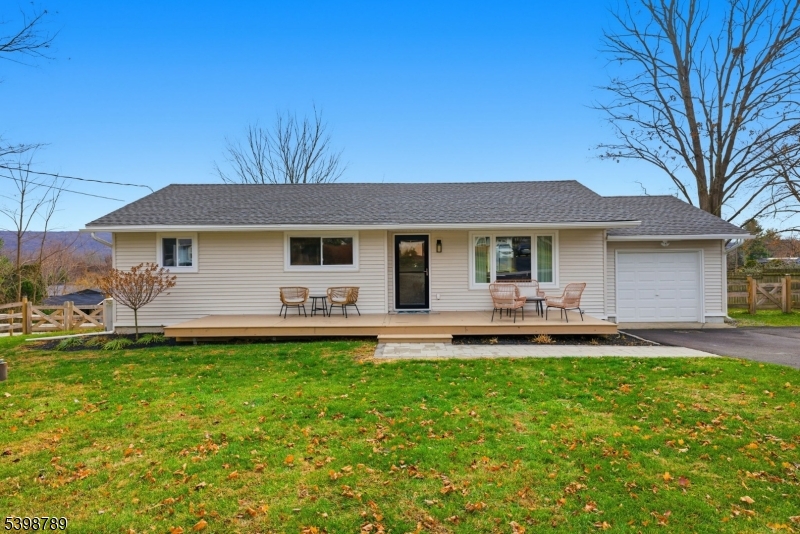 Photo of 102 Sunnyview Avenue East