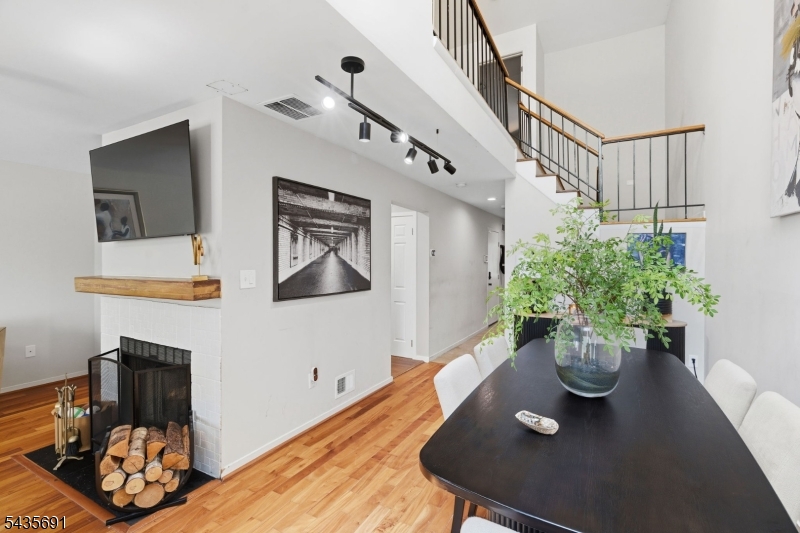 image25
