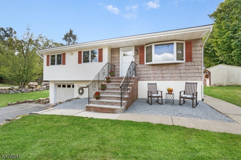 Photo of 2 Crescent Road, Hopatcong NJ