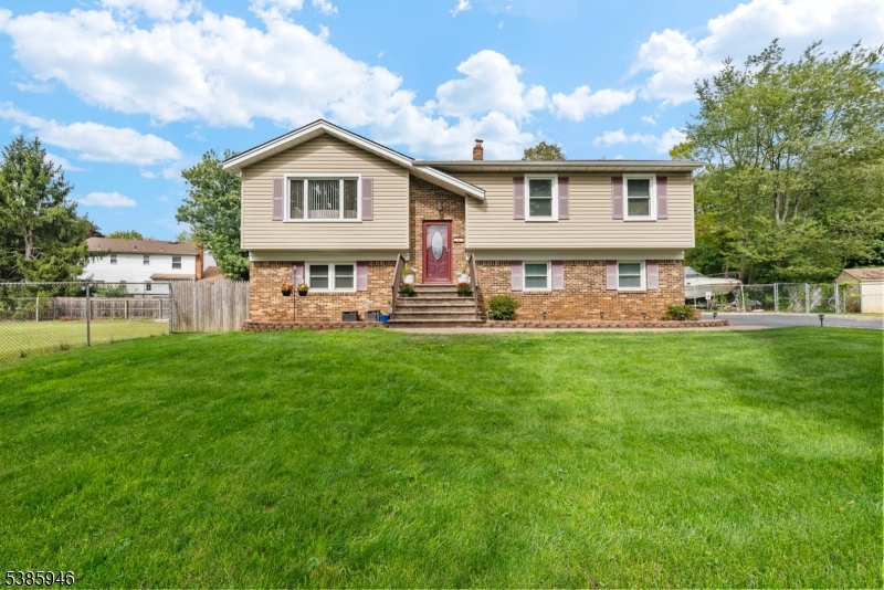 Photo of 27 Dorset Court, Franklin NJ