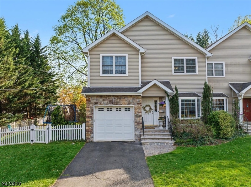 Photo of 294 Spring Avenue