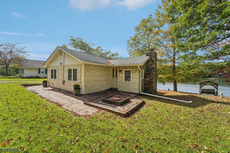 Photo of 48 Lake Shore Road E, Hardyston NJ