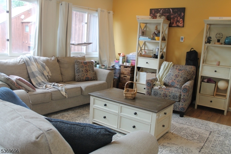 Photo of 1 Silver Star Court 2