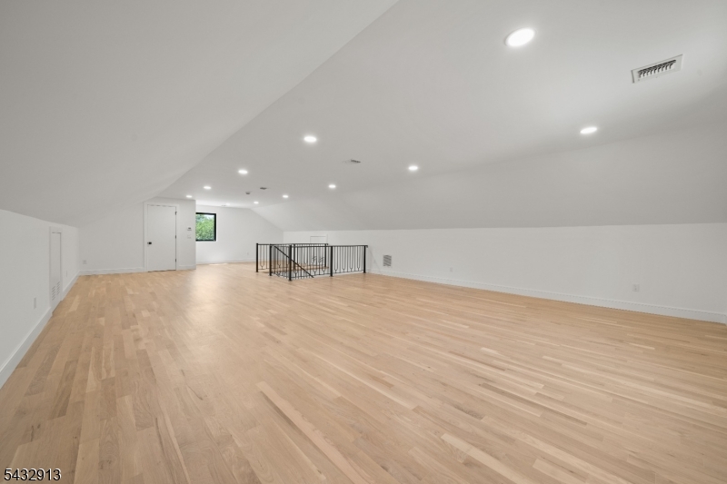 image32
