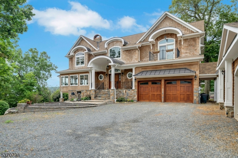 Photo of 656 Lakeside Avenue, Hopatcong NJ