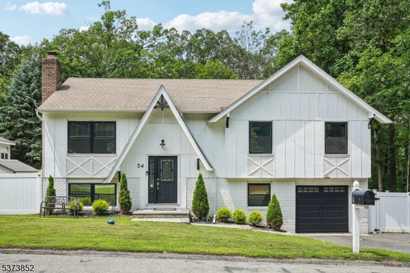 Photo of 34 Oklahoma Trail, Hopatcong NJ