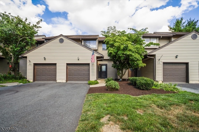 Photo of 13 Cardinal Lane 13, Hampton NJ