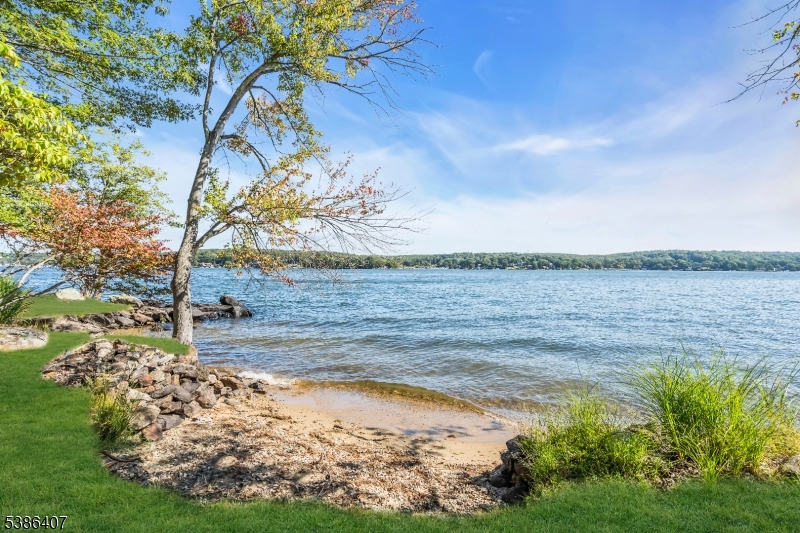 Photo of 22 Ithanell Road, Hopatcong NJ