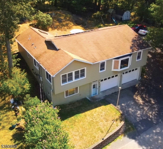 Photo of 335 Elmira Trail, Hopatcong NJ
