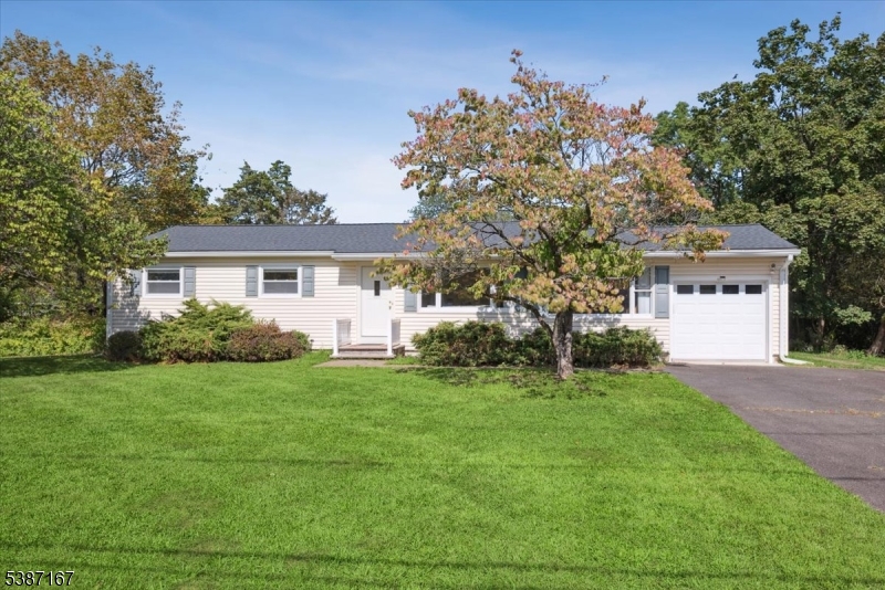 Photo of 6 Crestwood Avenue, Hillsborough NJ