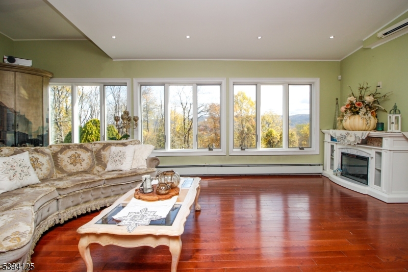 Photo of 28 Edsall Drive