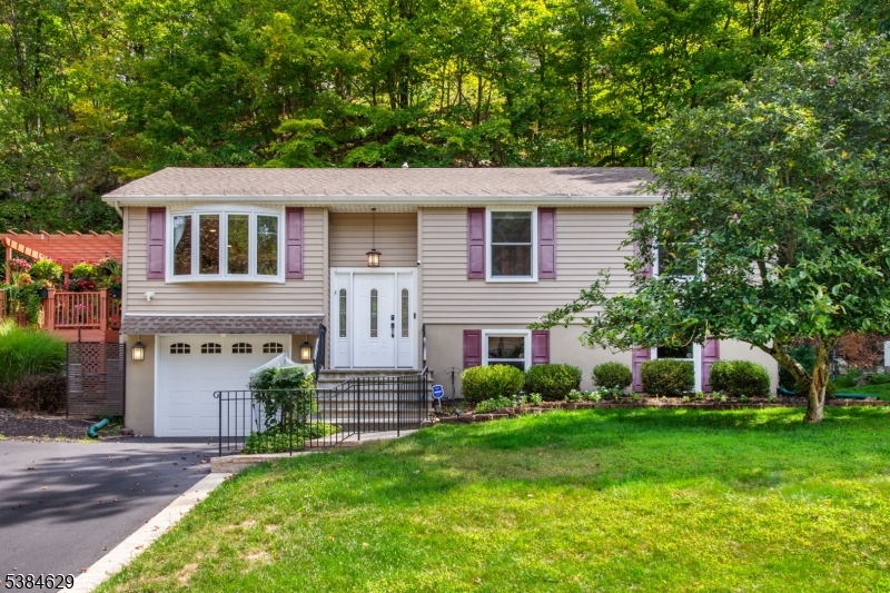Photo of 103 Valley View Trail, Sparta NJ