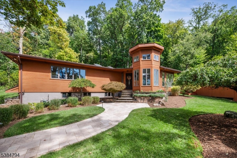 Photo of 114 Branch Road, Bridgewater NJ