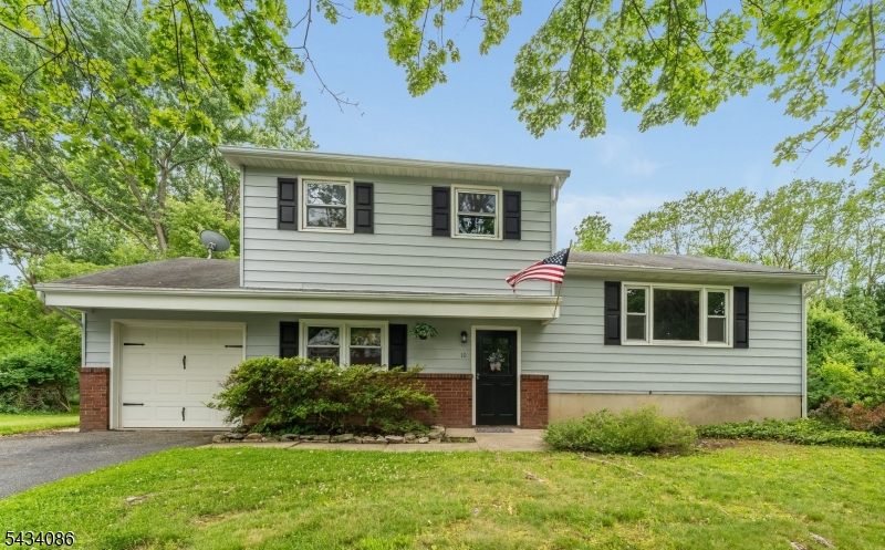 Photo of 10 Lynnfield Terrace, Lopatcong NJ
