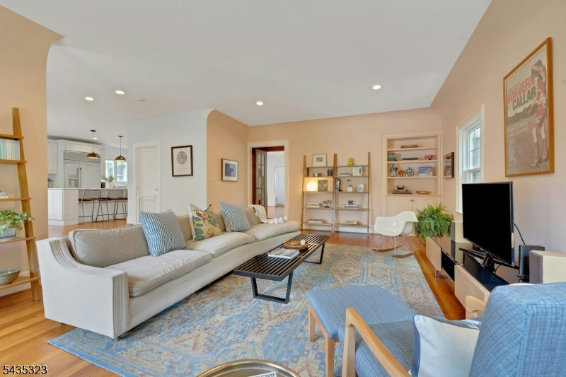 image25