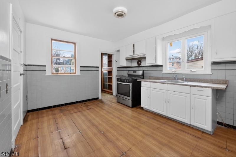 187 Joyce Kilmer Ave New Brunswick City 08901-3048 New Jersey photo