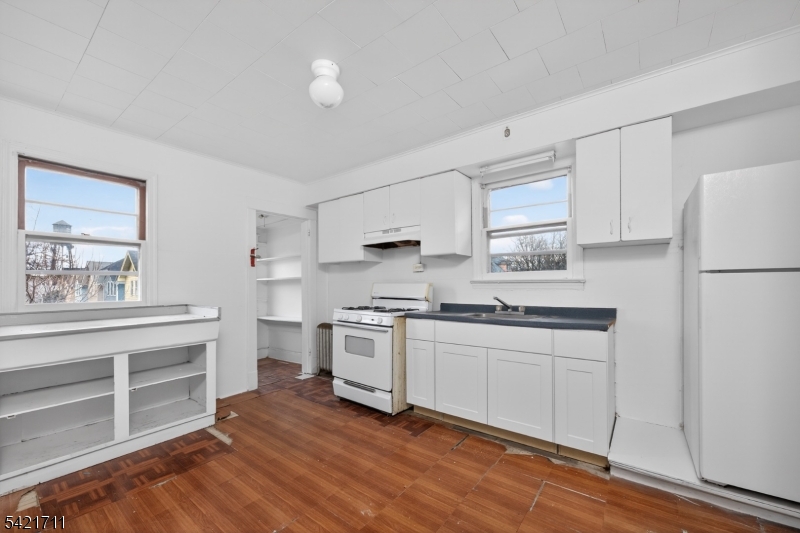 187 Joyce Kilmer Ave New Brunswick City 08901-3048 New Jersey photo