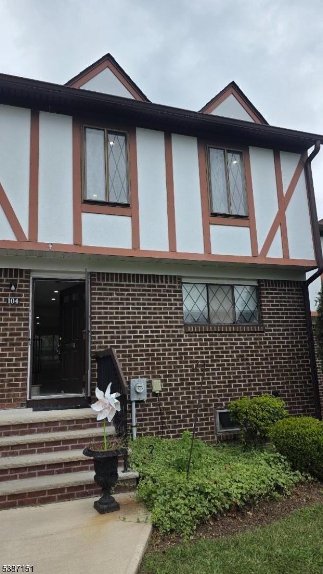 Photo of 104 Devonshire Court, Hillsborough NJ