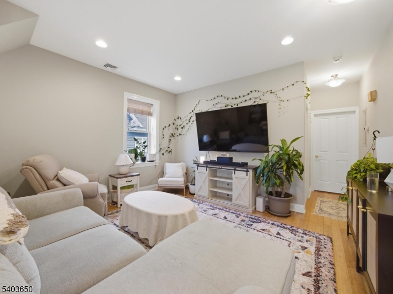 28 Gates Ave Summit City 07901-1513 New Jersey photo