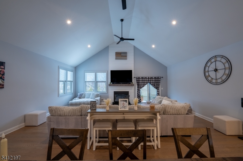image28