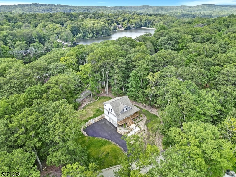 Photo of 305 Mountainside Drive, Vernon NJ