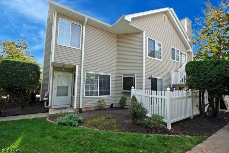 Photo of 25 Stevens Court, Bedminster NJ