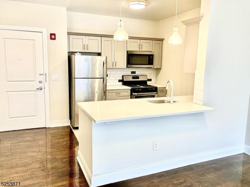 742 Park Ave East Orange City 07017-1068 New Jersey photo