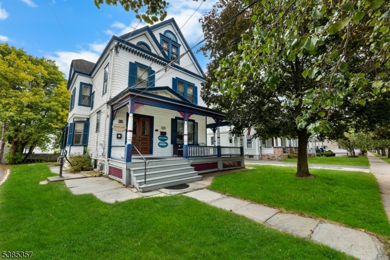 Photo of 35 W High Street