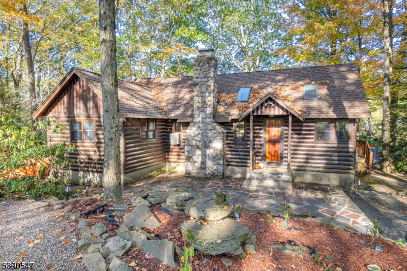 Photo of 337 E Lakeshore Drive