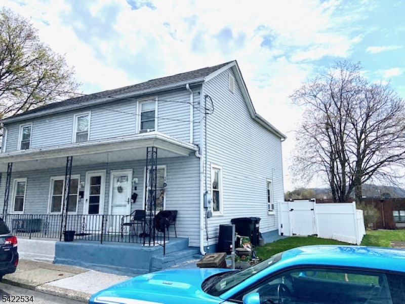 Photo of 842 Mill Street
