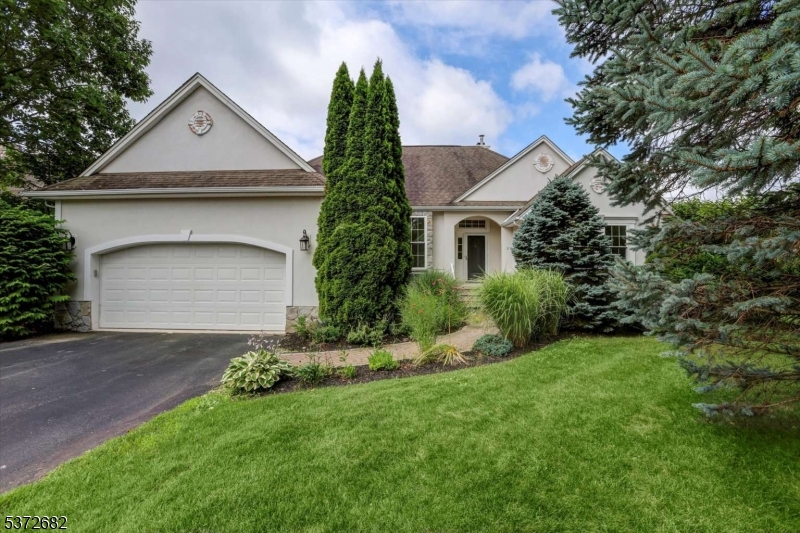Photo of 2 Post Oak Court, Hardyston NJ