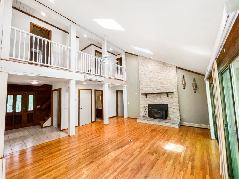 Photo of 23 Forest Drive, Hampton NJ