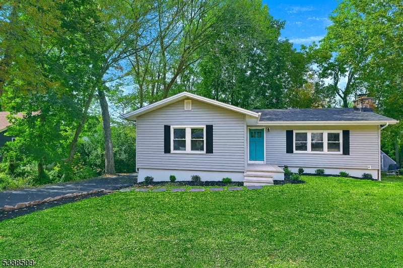 Photo of 6 Tamarack Trail, Hardyston NJ