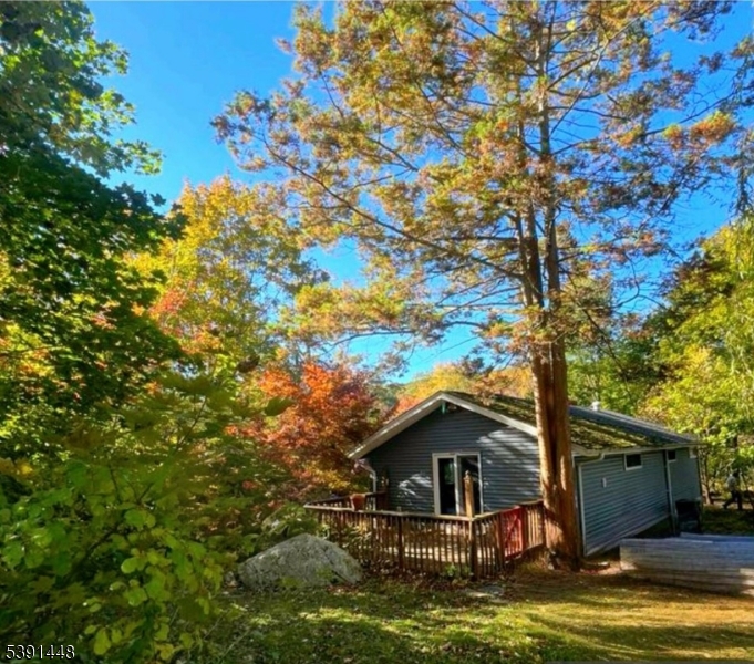 Photo of 8 Beach View Court, Hardyston NJ