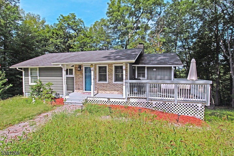 Photo of 41 Scenic Drive, Hardyston NJ