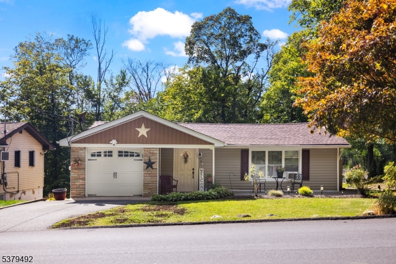 Photo of 4 Hillside Avenue, Hardyston NJ