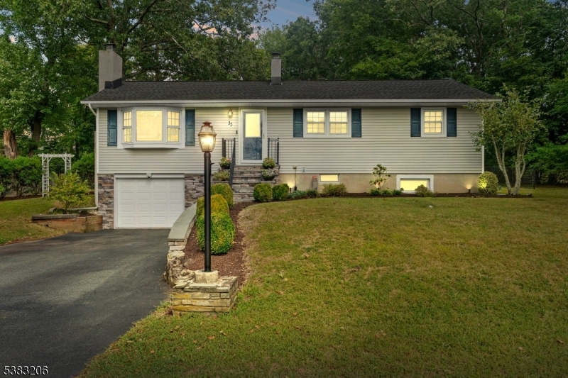 Photo of 35 Skytop Road, Andover NJ