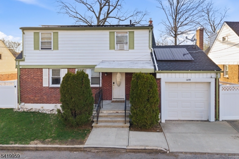 Photo of 1490 Champlin Sq, Teaneck NJ