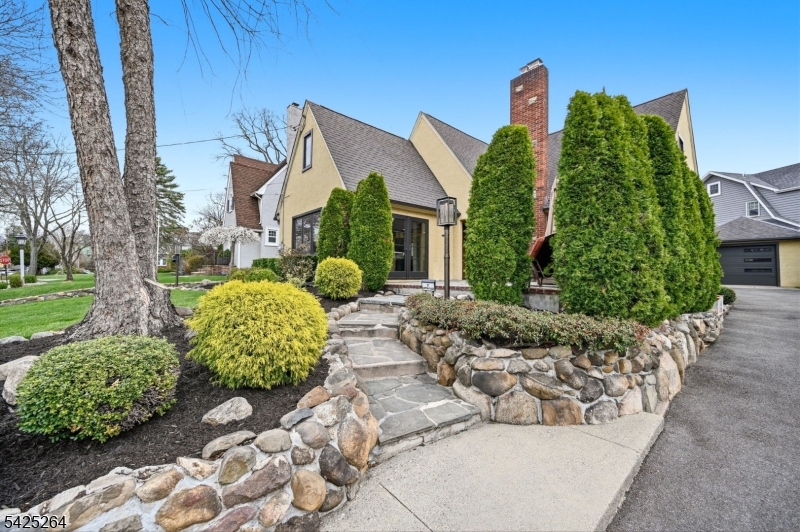 Photo of 11 Ashton Place, Glen Rock NJ