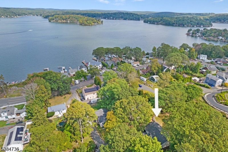 Photo of 18 Sutton Road, Hopatcong NJ