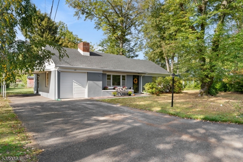 Photo of 109 Warrenville Road, Green Brook NJ