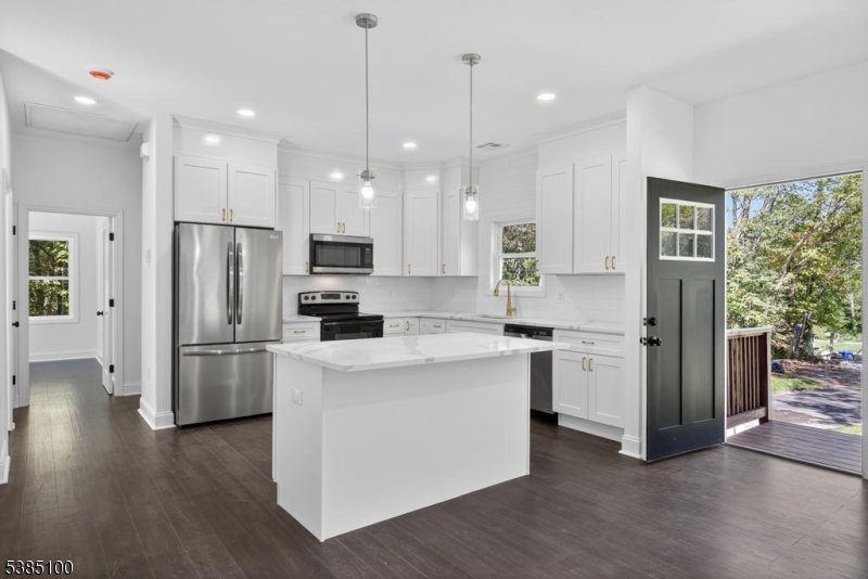 Photo of 903 Aspen Court