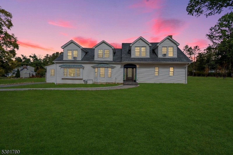 Photo of 698 Foothill Road