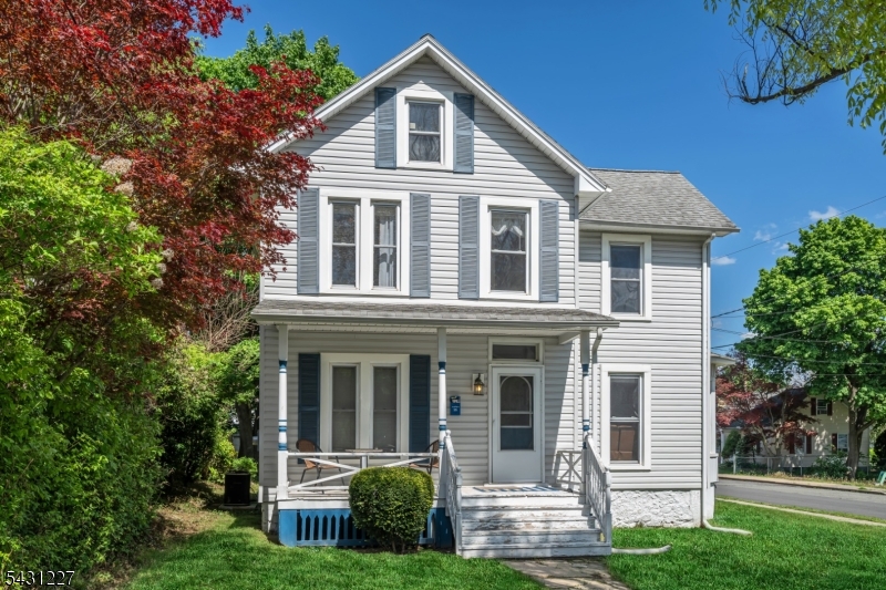 Photo of 16 Grand Avenue